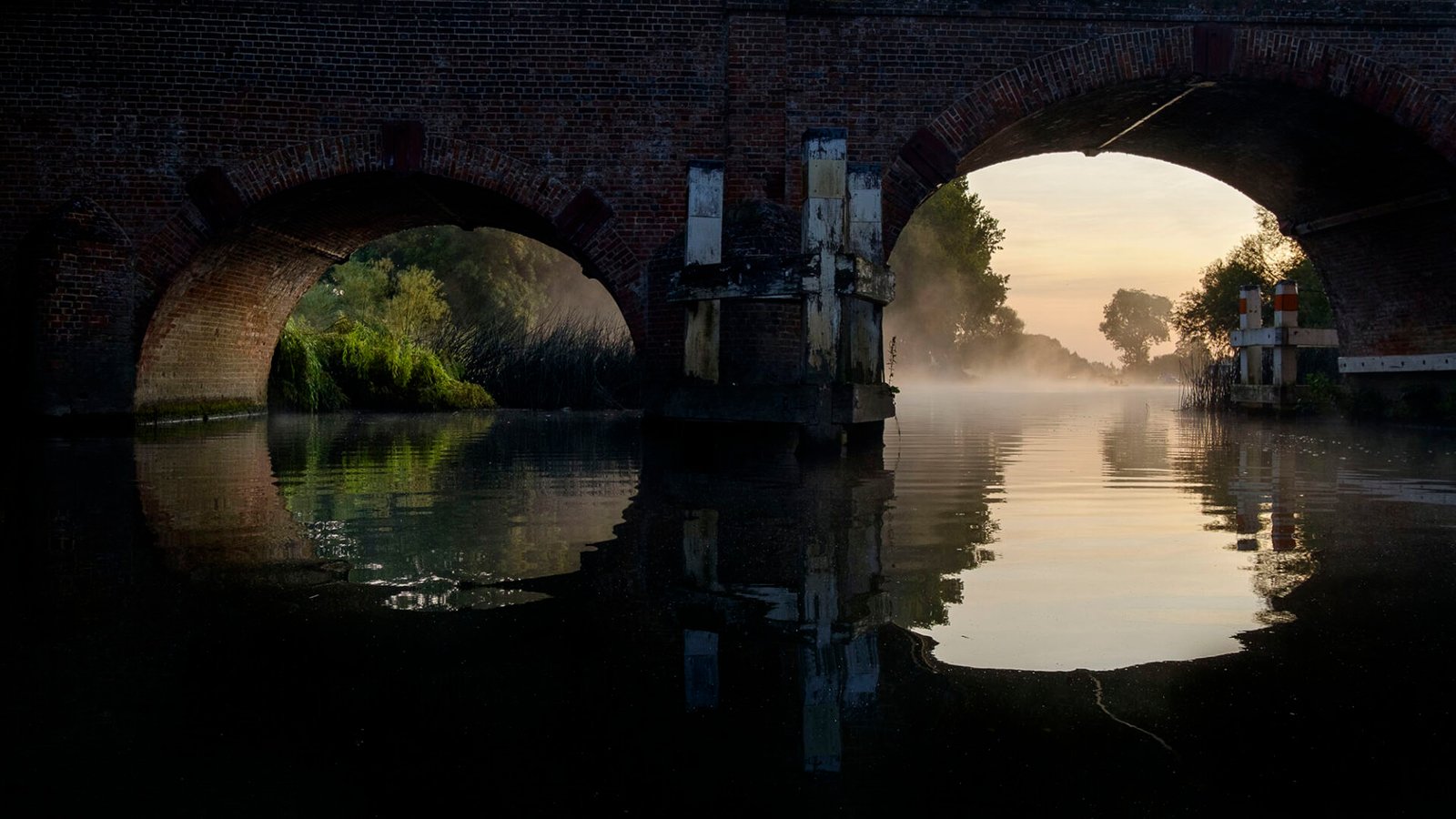Sonning Bridge at dawn